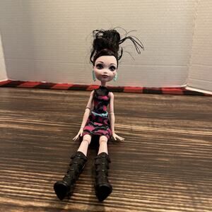 Monster High Dance the Fright Away Draculaura Doll Dress Boots